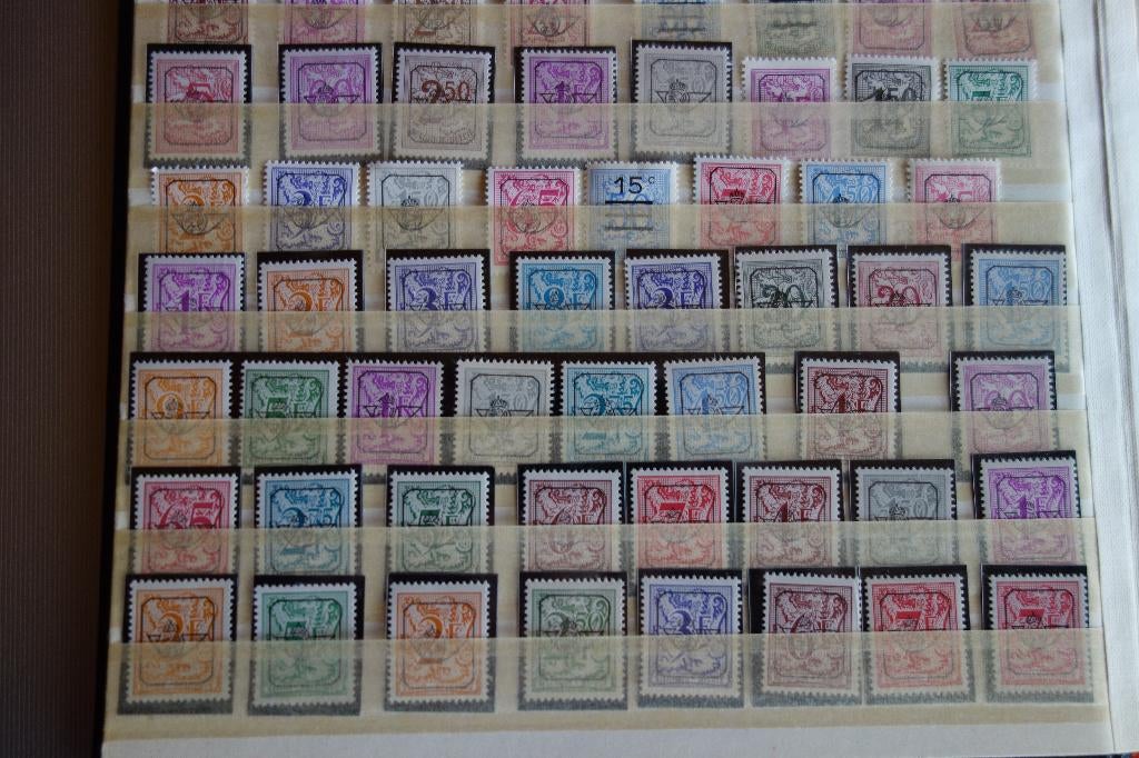 POSTZEGELS VOORAFGESTEMPELDE HERALDIEKE LEEUW VARIA 77 STUKS, Ophalen of Verzenden, Postfris, Frankeerzegel
