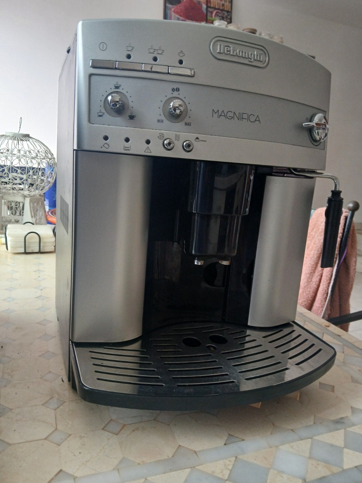 DELONGHI MAGNIFICA, Ophalen, Gebruikt, Koffiemachine, 2 tot 4 kopjes