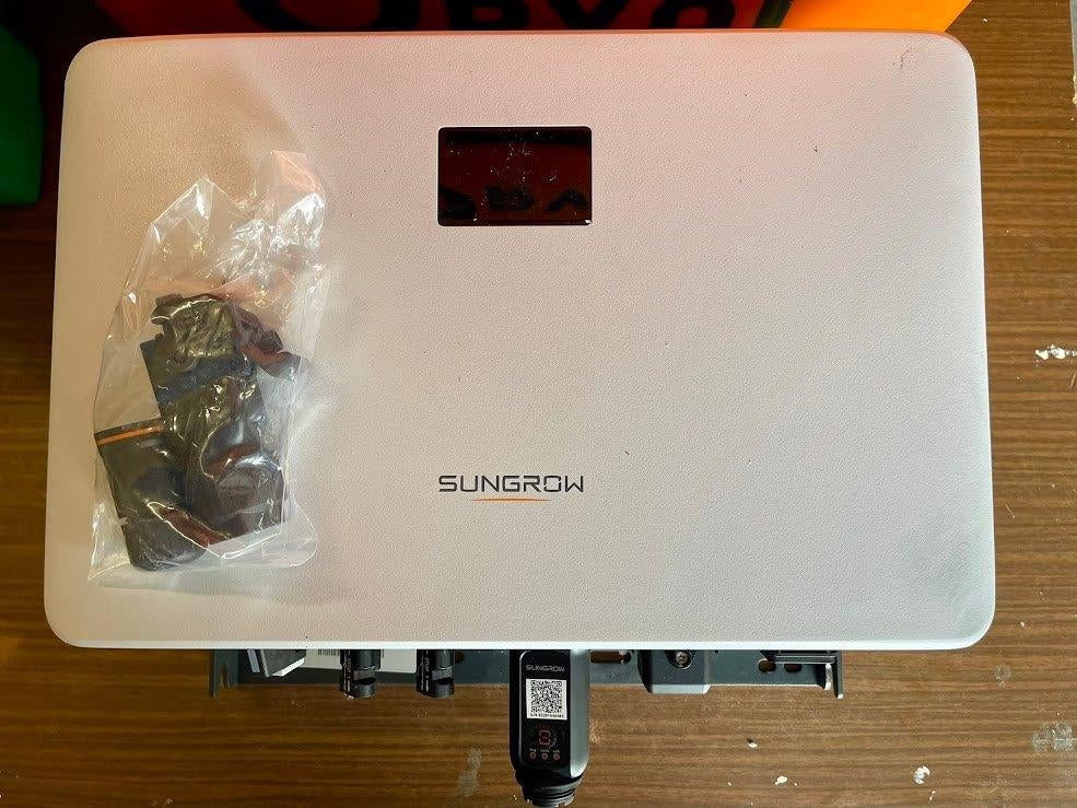 Omvormer Sungrow SG4.0RS, Doe-het-zelf en Bouw, Zonnepanelen en Toebehoren, Ophalen, Zo goed als nieuw, Compleet systeem