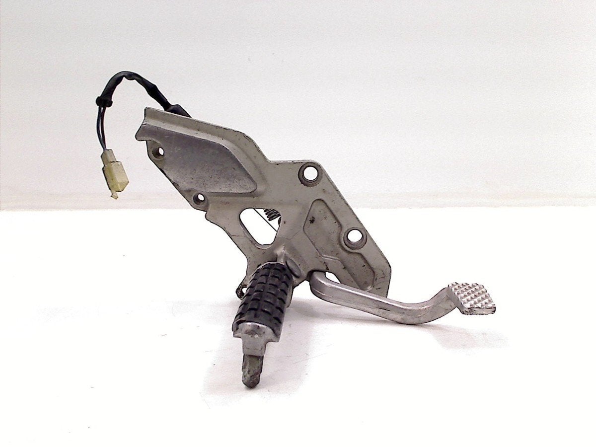 REPOSE PIEDS AVANT DROIT Kawasaki (35011-1636), Dhr. S. di Majo, Utilisé, Info@cama-motorparts.nl, P.J. Troelstraweg 8 8
3144 CX  MAASSLUIS, NL
