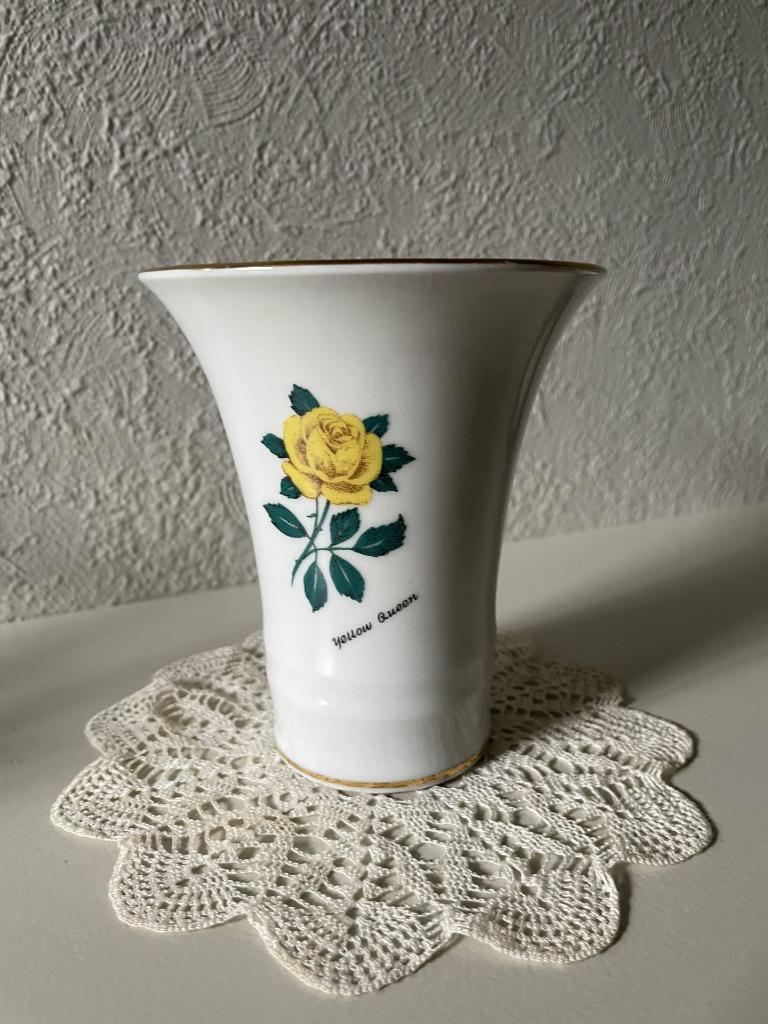 vaasje Schumann Bavaria yellow queen, Antiek en Kunst, Ophalen