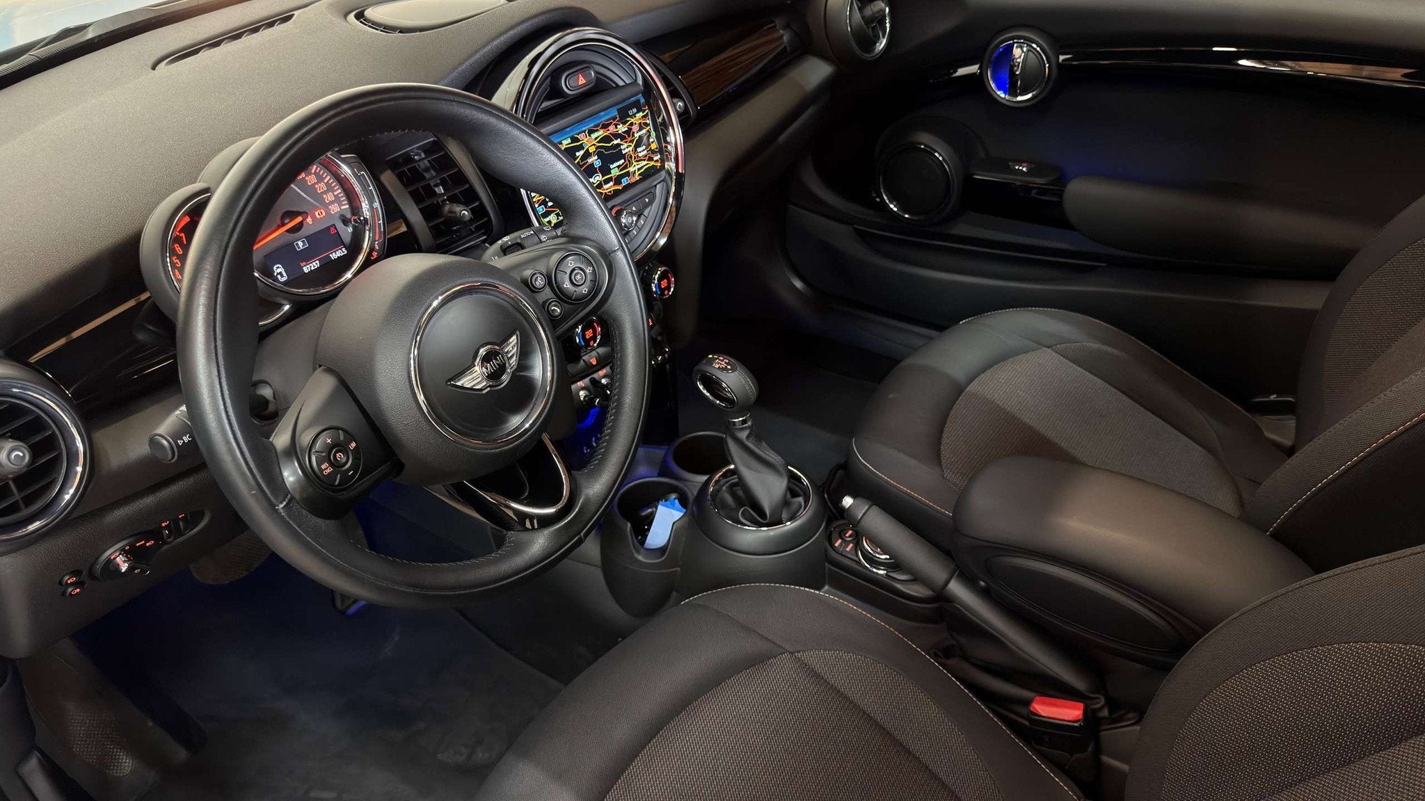 Mini Cooper One Garantie Automaat Benzine EURO 6, Auto's, Mini, Automaat, 4 zetels, Stof, Gebruikt