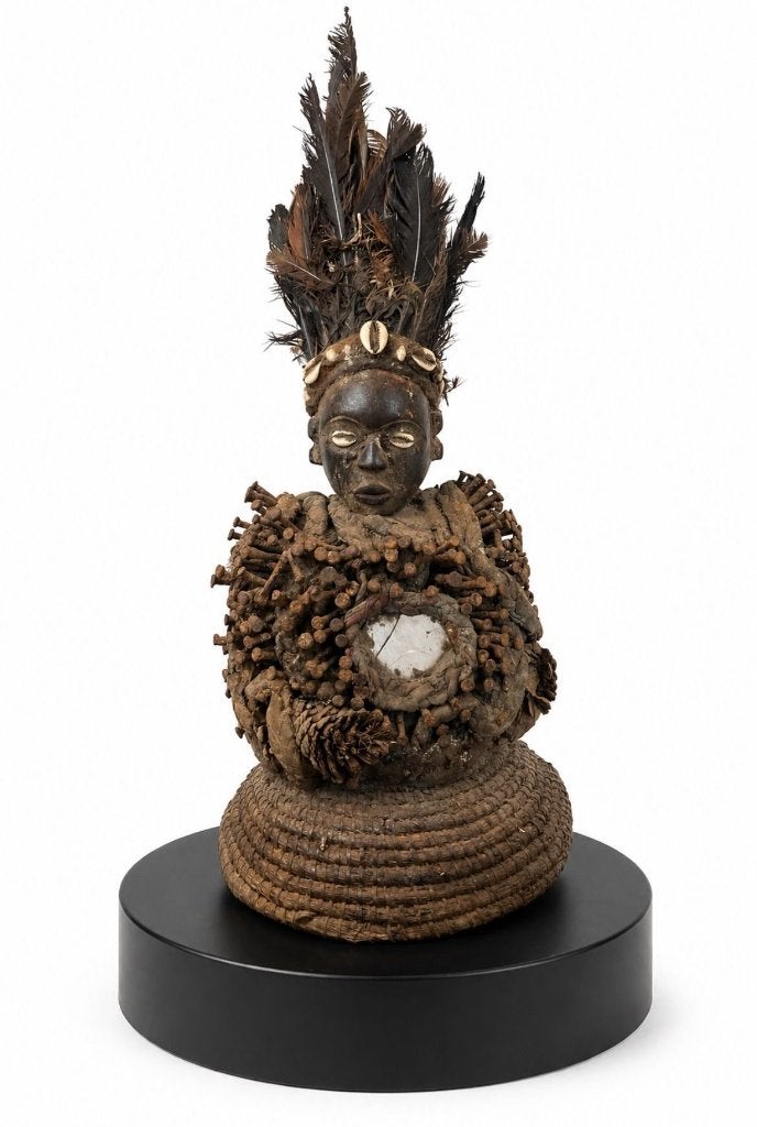 Machtbeeld van Kongo / Vili, Nkisi of Nkisi Nkondi 18e eeuw, Enlèvement ou Envoi