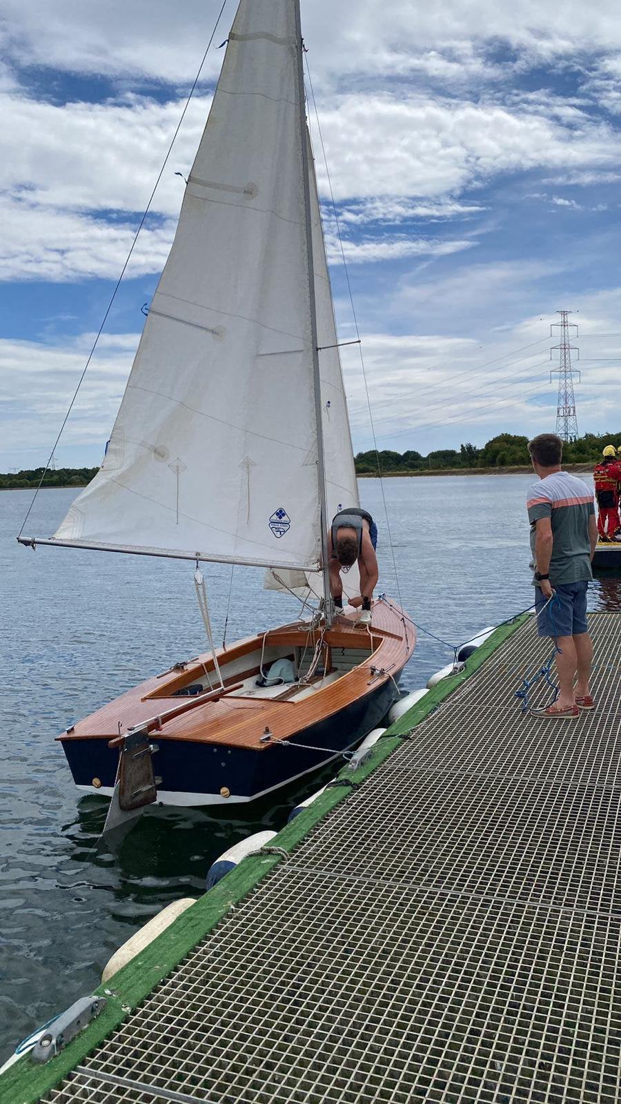 Zeilboot polyesterkuip met teak dek incl trailer, Sports nautiques & Bateaux, Voiliers ouverts, Comme neuf, Flying Arrow, Autres types