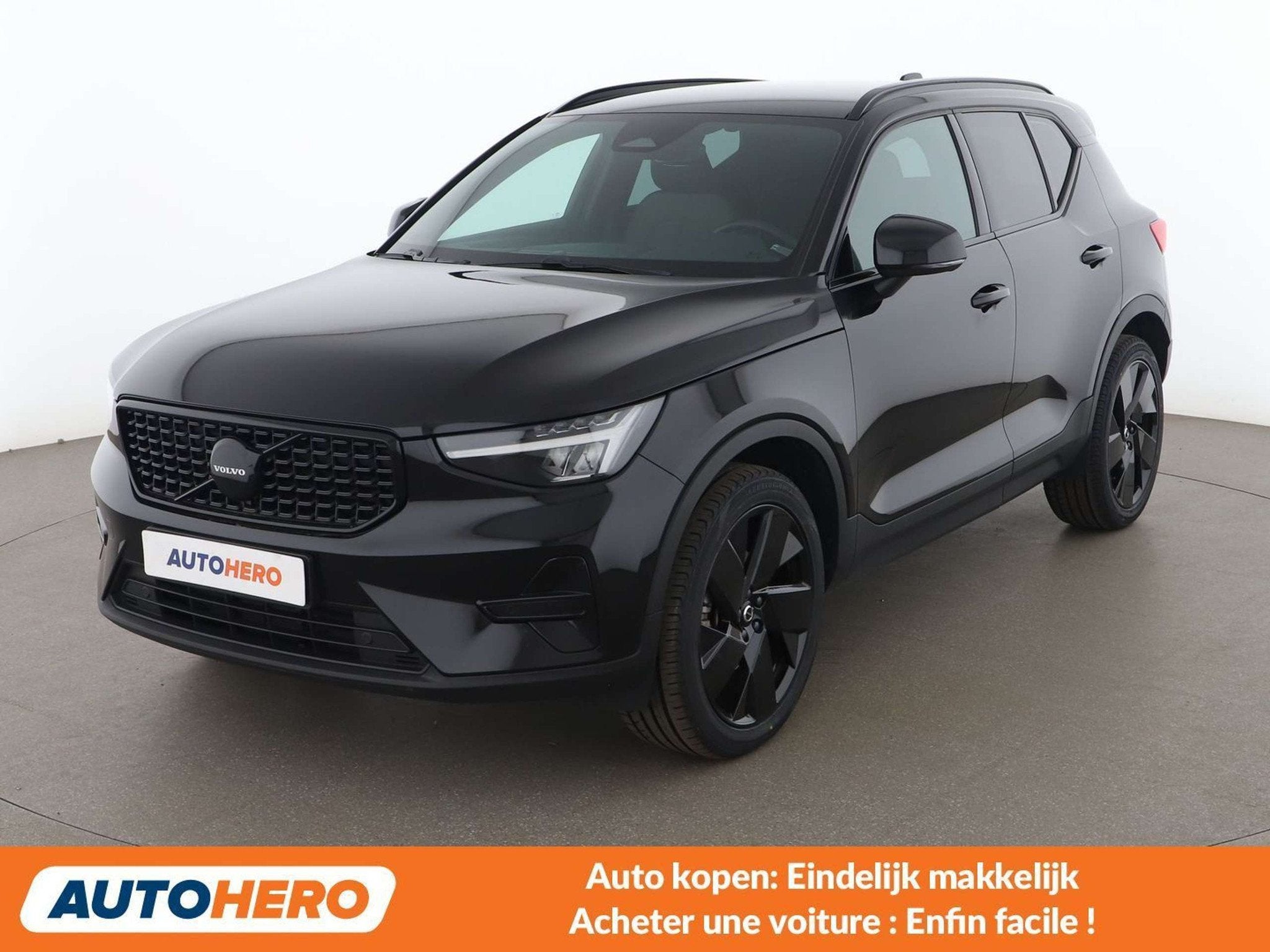 Volvo XC40 2.0 B3 Mild-Hybrid Plus Black Edition 2WD, Achat, Euro 6, 1688 kg, Noir