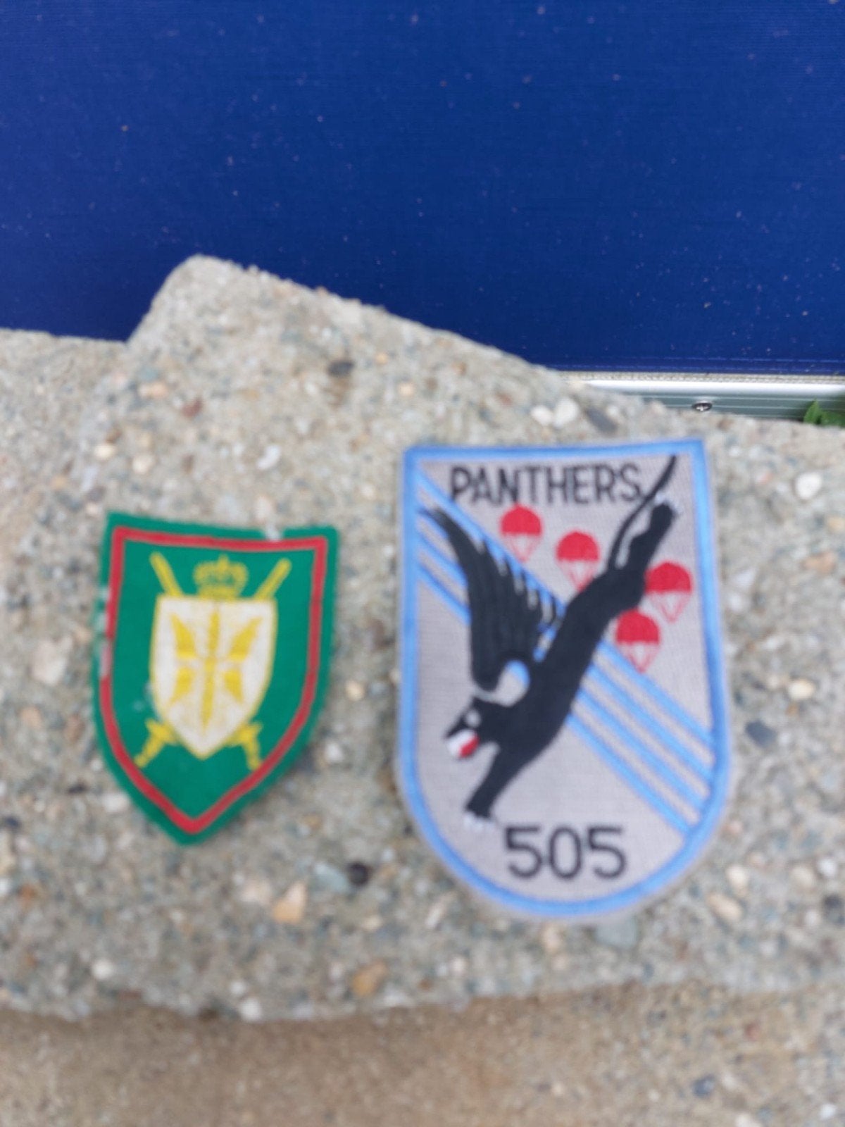 Lot de 2 emblèmes/écussons militaires sur les manches, Enlèvement ou Envoi, Armée de l'air, Emblème ou Badge