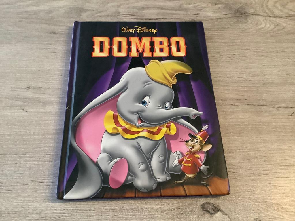Walt Disney Dombo voorleesboek (2012), Boeken, Jongen of Meisje, Ophalen of Verzenden, Zo goed als nieuw, Voorleesboek