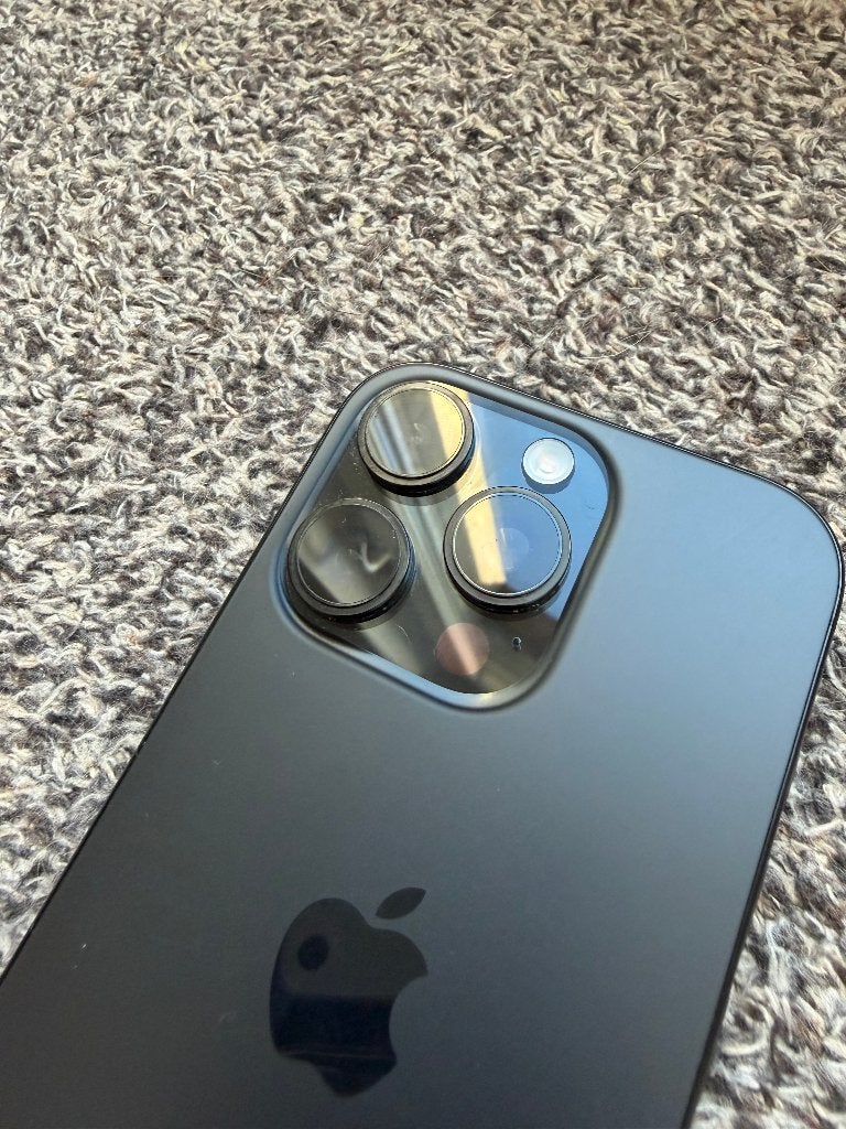 Apple iPhone 16 Pro Max 256GB Black Titanium, Télécoms, Téléphonie mobile | Apple iPhone, 94 %, Comme neuf, Enlèvement, Sans abonnement