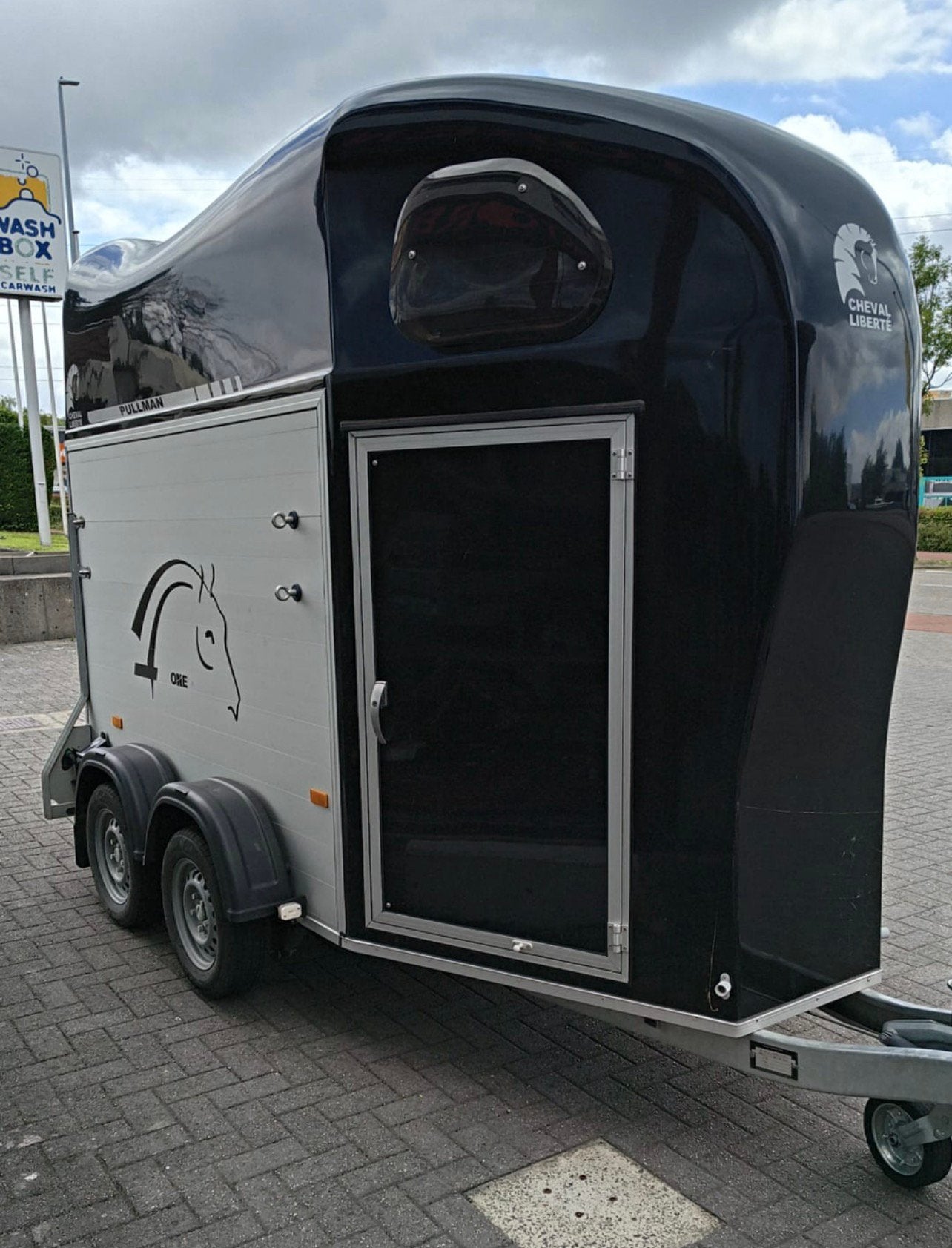 Cheval liberte gold 1 zadelkamer 1,5 p van 05/2024, Dieren en Toebehoren, Paarden en Pony's | Trailers en Aanhangwagens, Ophalen