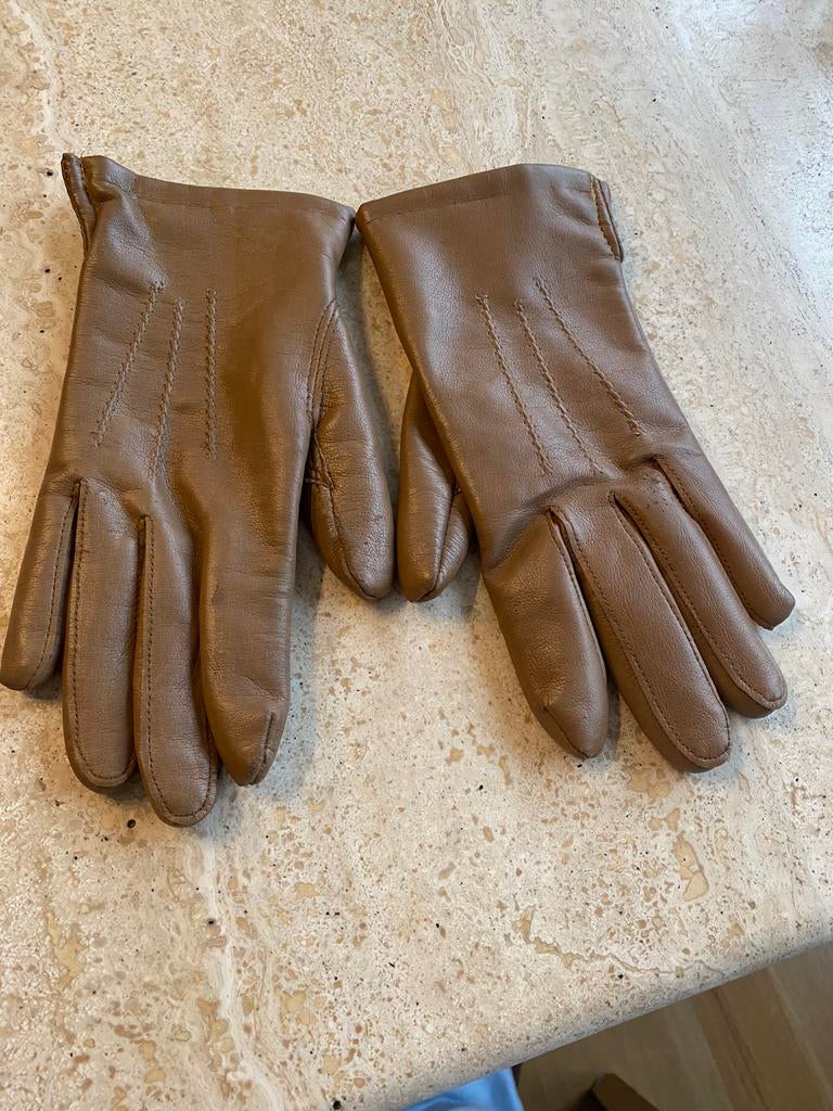 Gants femme, Gedragen, Handschoenen