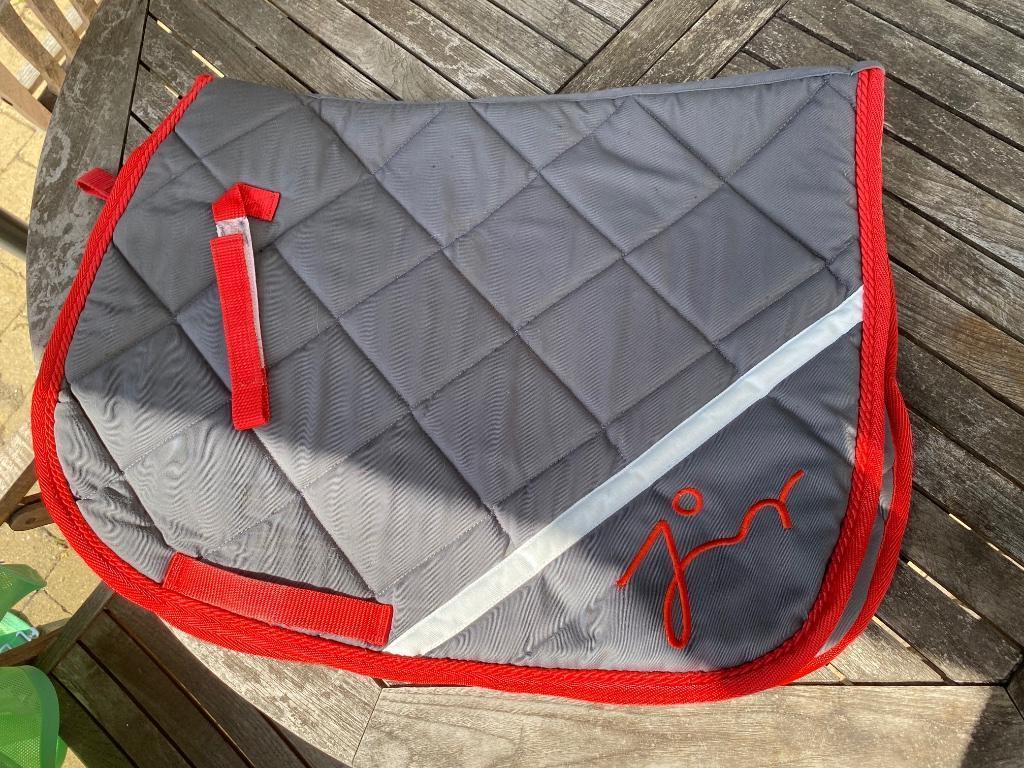 Tapis JMR, Enlèvement ou Envoi, Comme neuf, Autres espèces