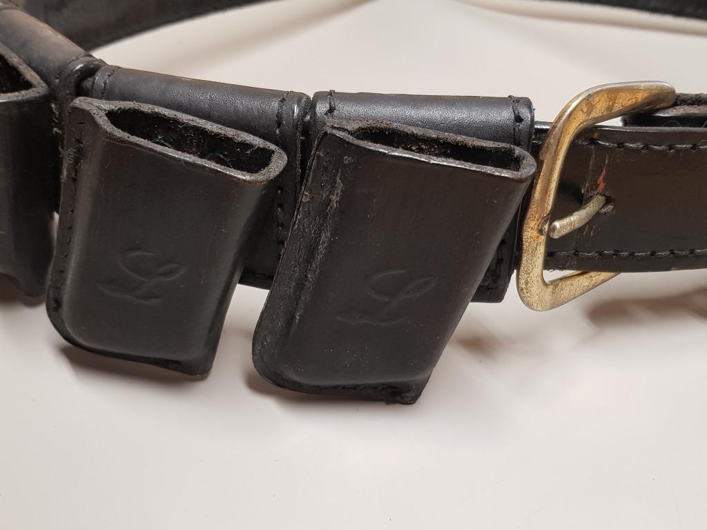 Lederen riem met patroonhoudertasjes, Verzamelen, Ophalen of Verzenden, Overige soorten, Overige typen