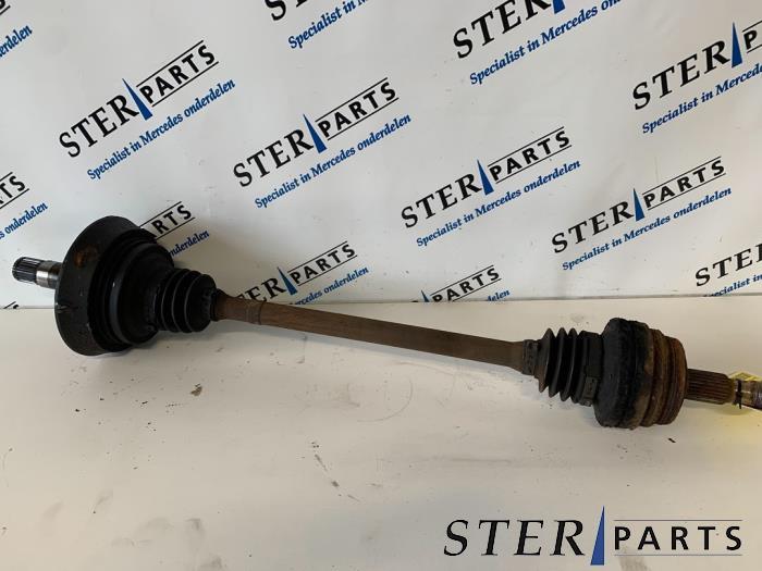 Arbre de transmission arrière droit d'un Mercedes E-Klasse, Enlèvement ou Envoi, 3 mois de garantie, Utilisé, Mercedes-Benz