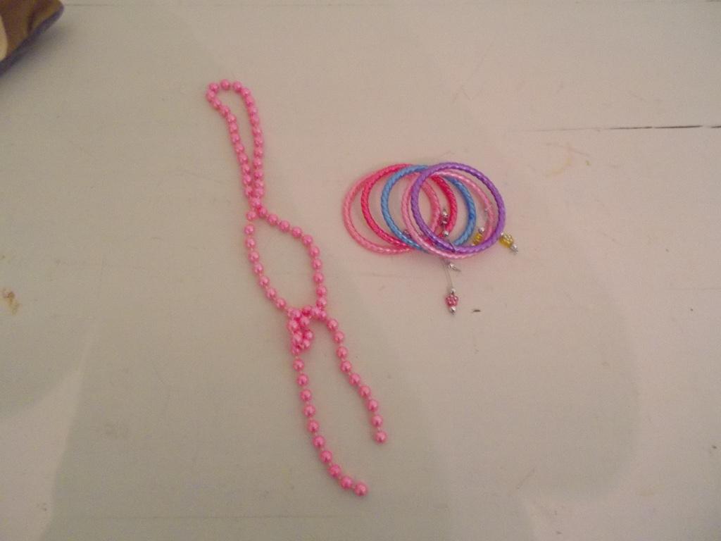lot enfant bijoux plastiques, Enlèvement ou Envoi, Utilisé