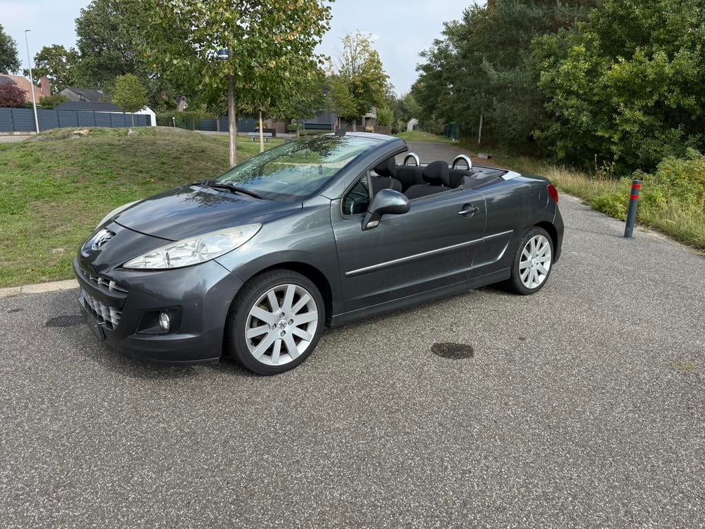 Peugeot 207cc 1.6 benzine euronorm 5, Auto's, Voorwielaandrijving, Euro 5, Stof, Zwart