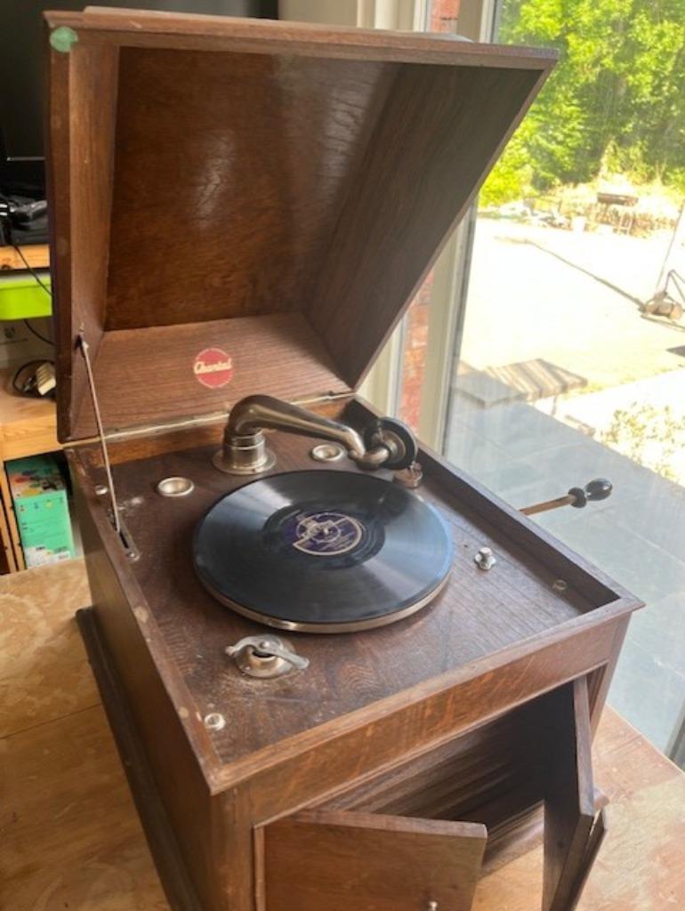 oude grammafoon, Ophalen