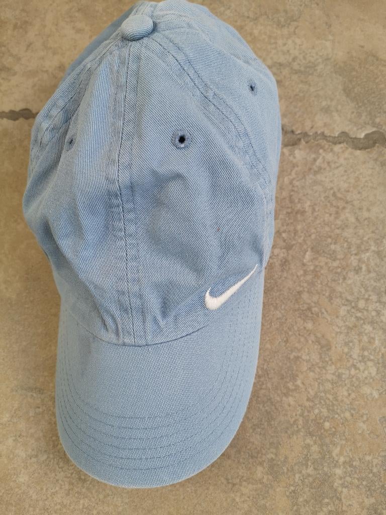 Merk Nike: stoere blauwe pet mt 98, NIKE, Gebruikt, Ophalen of Verzenden, Jongen