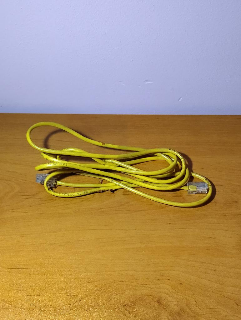 Kabel 2 UTP cat 5E lan-kabel bovenop, Ophalen, Zo goed als nieuw