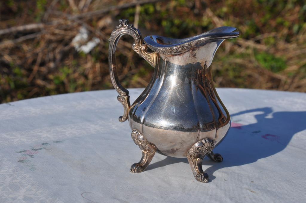 pot a lait sur pied metal epais et lourd, Enlèvement ou Envoi