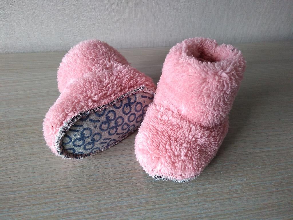 ❀ 0/6M - Woody pantoffels, Kinderen en Baby's, Slofjes, Meisje, Ophalen of Verzenden, Zo goed als nieuw