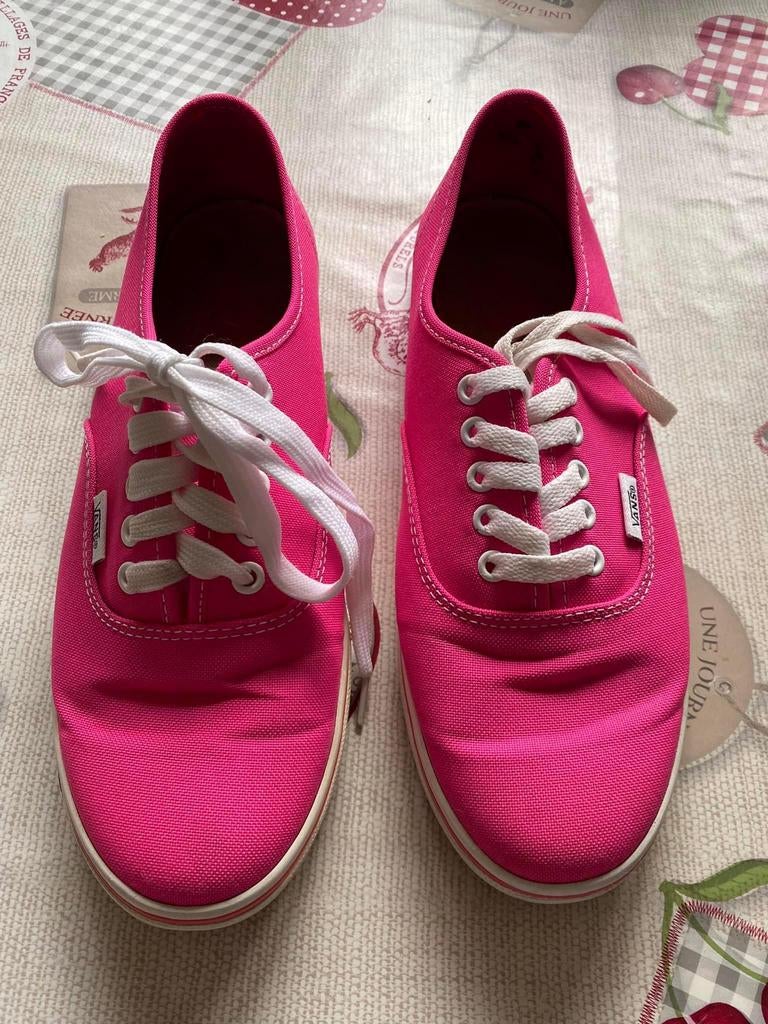 „” lage sneakers, maat 38,5