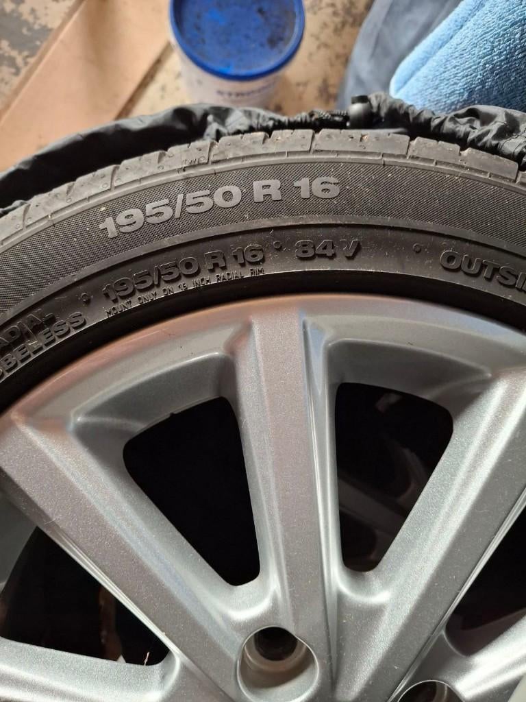 Continental PremiumContact - 195/50/16 84V, Auto-onderdelen, Banden en Velgen, Ophalen, Gebruikt, 16 inch, Band(en)