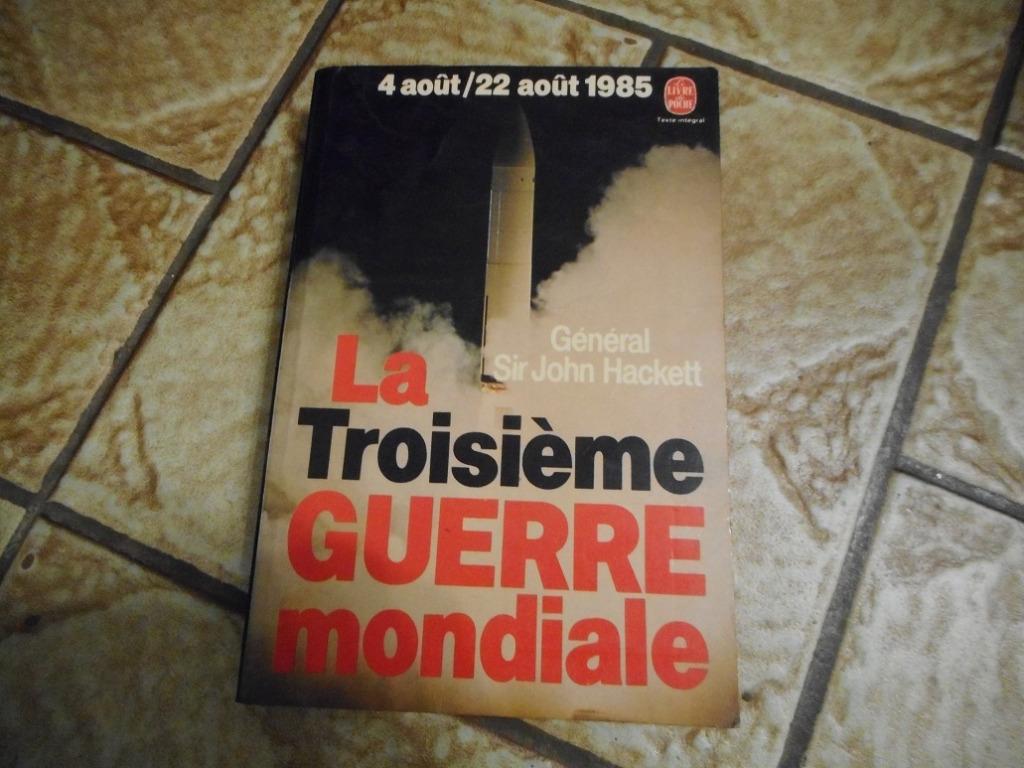 Général Sir John Hackett – La troisième guerre mondiale, Boeken, Ophalen of Verzenden, Gelezen, Algemeen