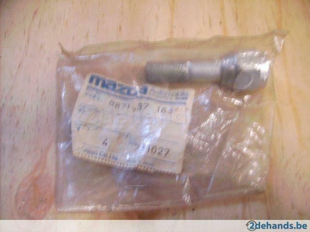 mazda oldtimer wielmoeren bouten, Gebruikt, Mazda