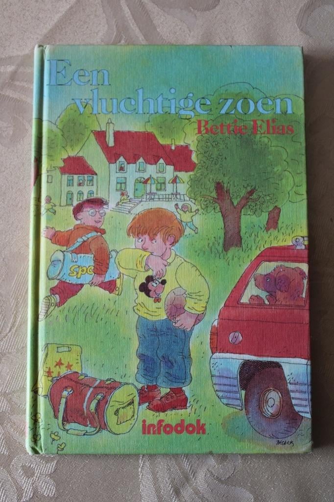 Bettie Elias - Een vluchtige zoen, Boeken, Gelezen, Fictie algemeen, Bettie Elias, Ophalen of Verzenden
