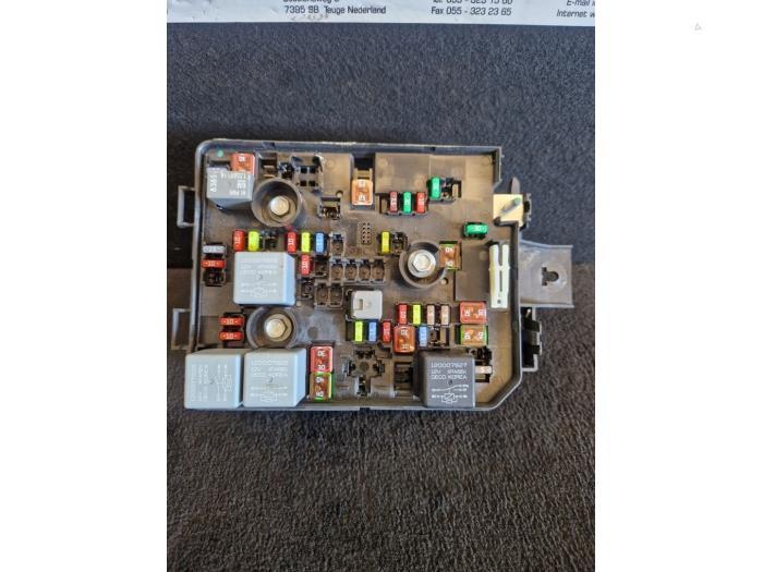 Boîte à fusibles d'un Opel Corsa, -, Opel, 3 mois de garantie, Utilisé