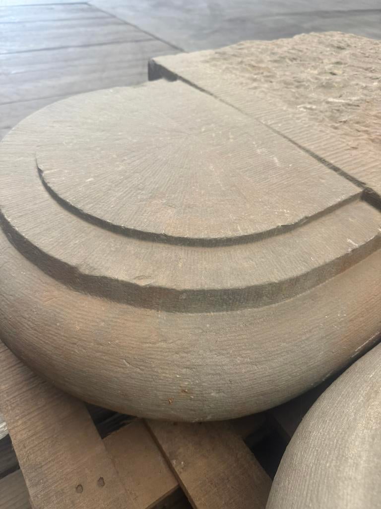 Oude arduinen consoles, ornamenten in blauwsteen, Tuin en Terras, Ophalen, Gebruikt