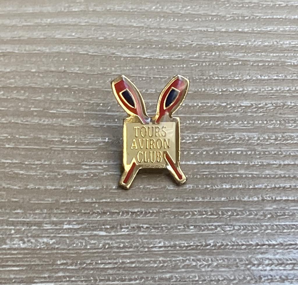 PIN - TOURS AVIRON CLUB, Envoi, Utilisé, Autres sujets/thèmes, Insigne ou Pin's