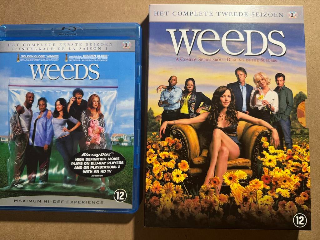 BD en DVD WEEDS SEASON 1-2, Enlèvement ou Envoi, Comme neuf