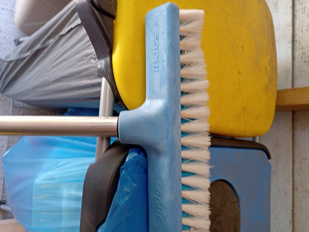 tapijtborstel, Enlèvement, Brosse ou Balai