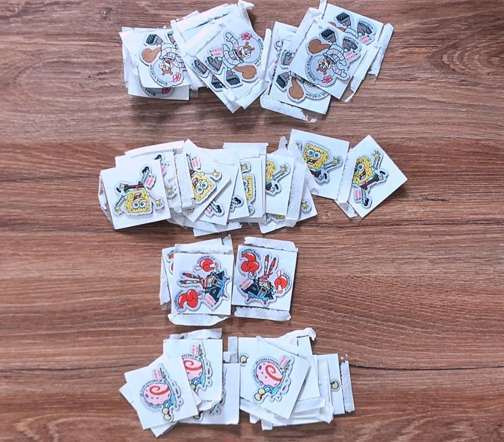 Lot Kinder Delice Tagtoos écusson Bob l 'éponge 2004, Enlèvement, Comme neuf, Autres types