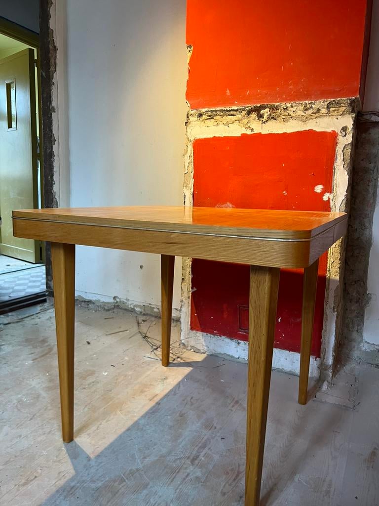 Design tafeltje (uitklapbaar), Huis en Inrichting, Tafels | Eettafels, Zo goed als nieuw, Ophalen