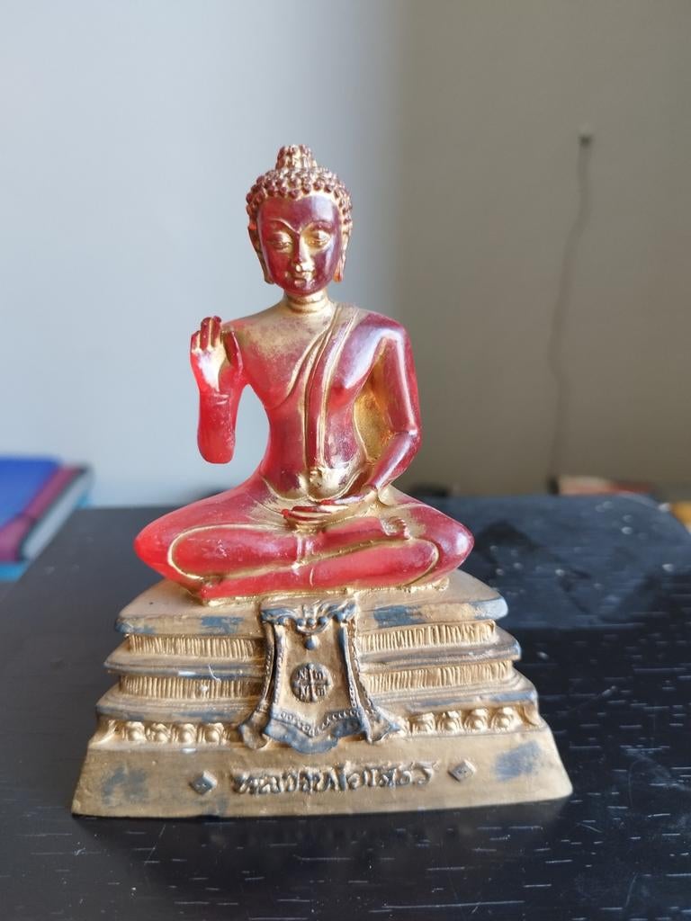 Bouddha en résine ambrée 13 cm, Enlèvement