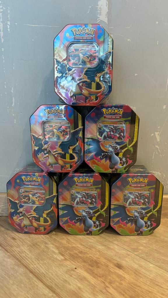 Pokémon Charizard Tin, Ophalen of Verzenden, Nieuw, Boosterbox, Foil
