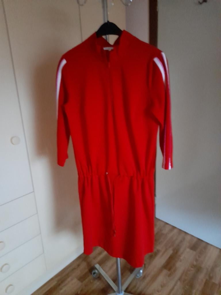 Robe rouge à cravate et manches 3/4., Vêtements | Femmes, Robes, Neuf, Taille 38/40 (M), Rouge, Au-dessus du genou, Enlèvement ou Envoi