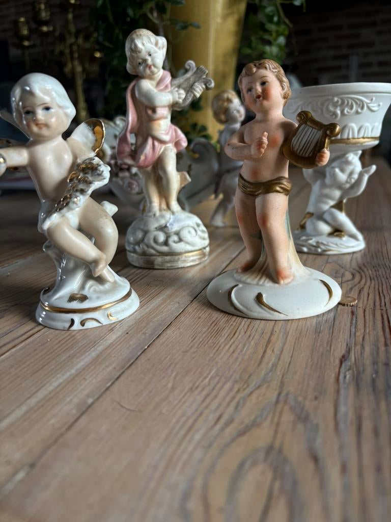 5 engeltjes in biscuit en porselein, Enlèvement, Comme neuf
