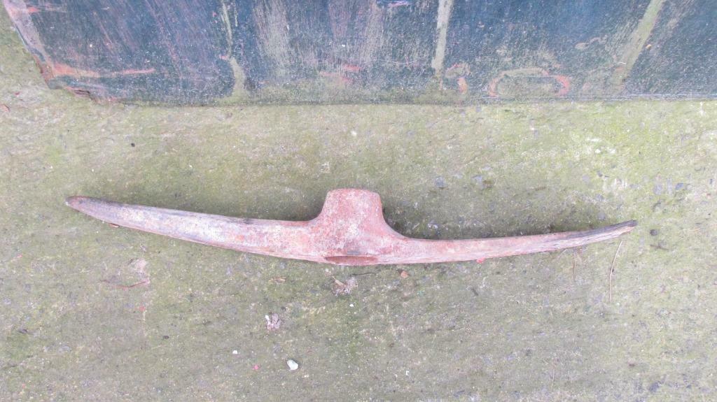 Oud smeedijzeren pikhouweel zonder houten steel, Ophalen of Verzenden