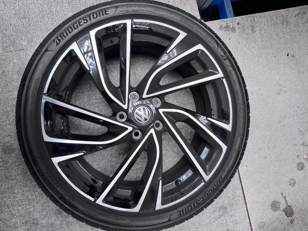 Jantes 18” + pneus Bridgestone Potenza Sport – Très bon état, Enlèvement, Pneus été, Pneu(s)