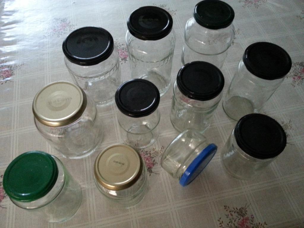 Glazen potjes, Ophalen