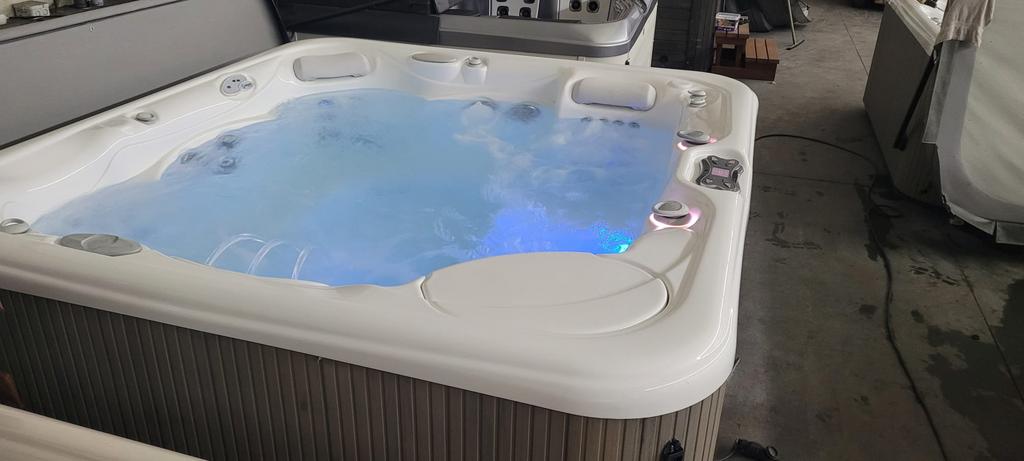 Hotspring jacuzzi, Tuin en Terras, Zwembad-toebehoren, Ophalen, Zo goed als nieuw, Filter