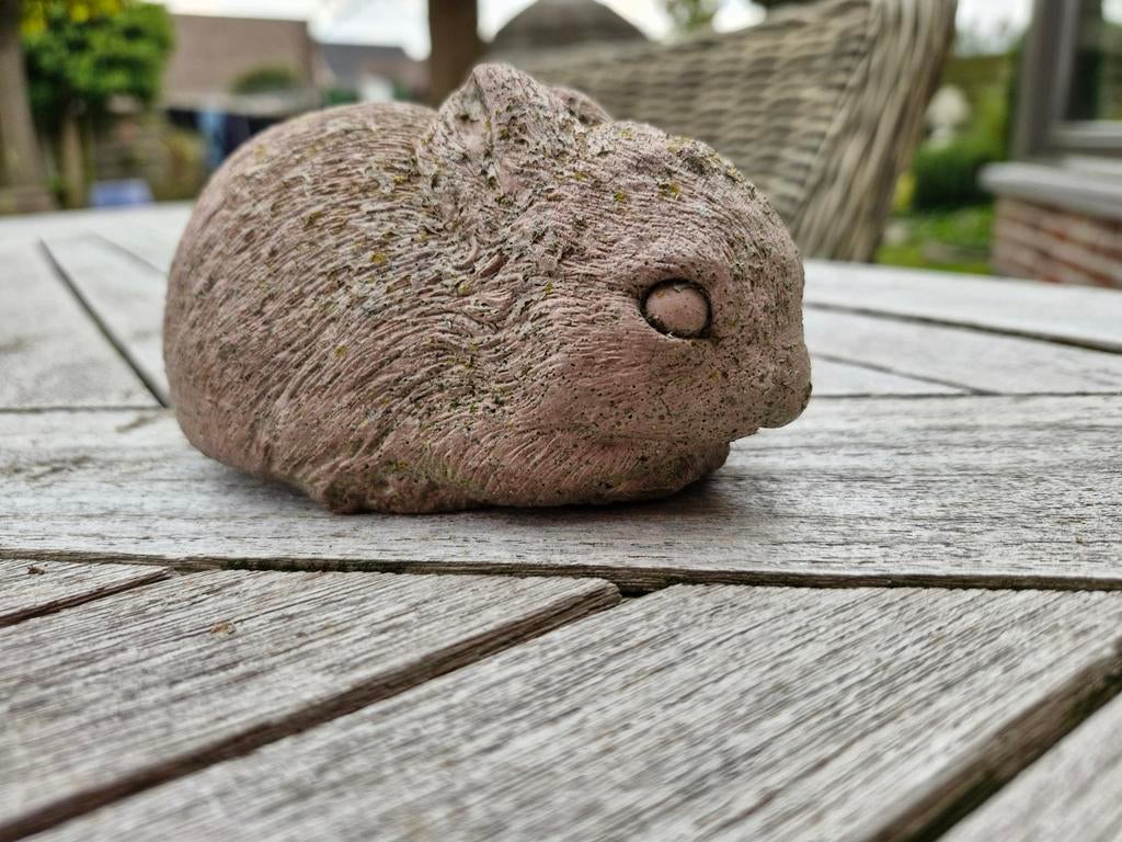 2 schattige  betonnen konijntjes, Ophalen, Gebruikt, Beton, Dierenbeeld