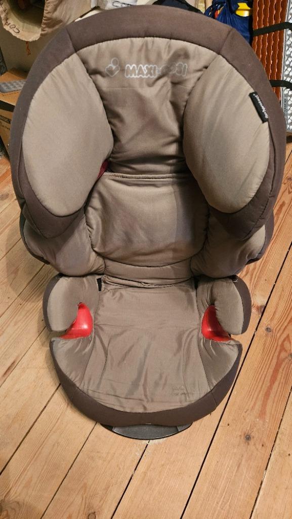 Siège enfant voiture marque Maxi-Cosi, Enfants & Bébés, Sièges auto, Comme neuf, Maxi-Cosi, 15 à 36 kg, Ceinture de sécurité, Dossier amovible