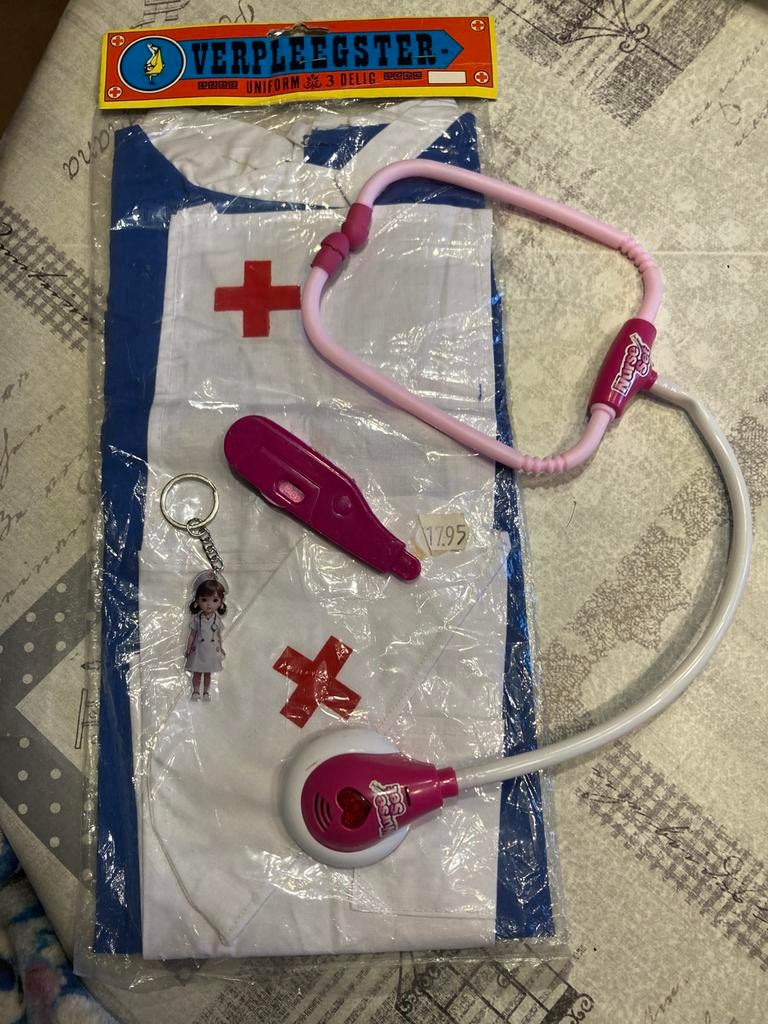 Nouveaux vêtements d'infirmière 3 pièces+accessoires., Enlèvement ou Envoi, Neuf, 122 à 128, Fille