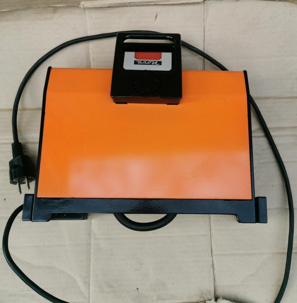 Croque monsieur bon marque "Nova" en bon état général propre, Electroménager, Enlèvement ou Envoi