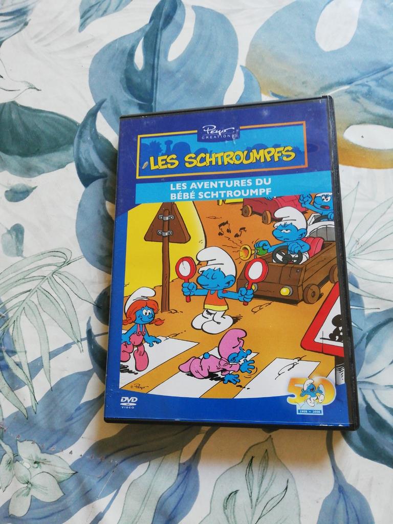 DVD. Les Schtroumpfs. Les aventures du bébé Schtroumpf., Ophalen of Verzenden, Zo goed als nieuw