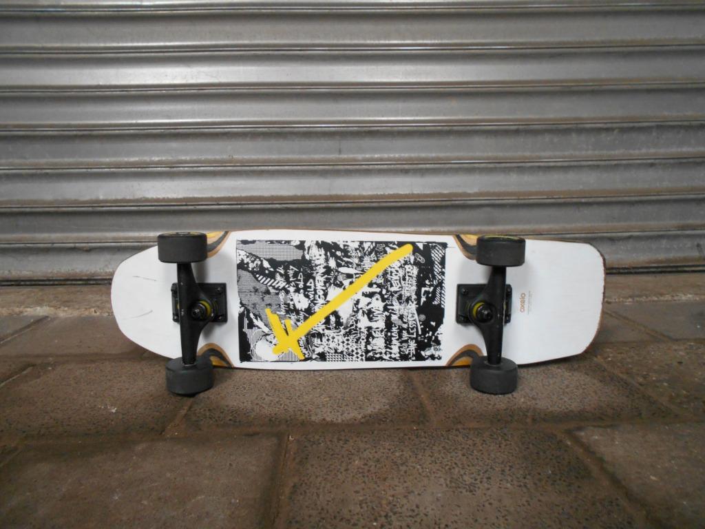 TE KOOP: SKATEBOARD OXELO met knie/pols en elleboogbescherme, Enlèvement, Comme neuf, Skateboard